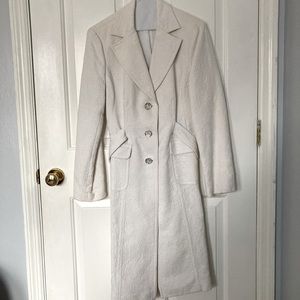WD NY Vintage Womens White Belted Overcoat- size 10. Used in good condition.